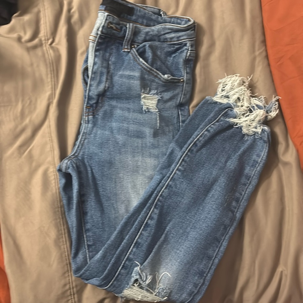 Risen Jeans
Medium Wash